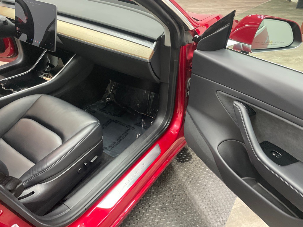 2020 Tesla Model 3 Image 35