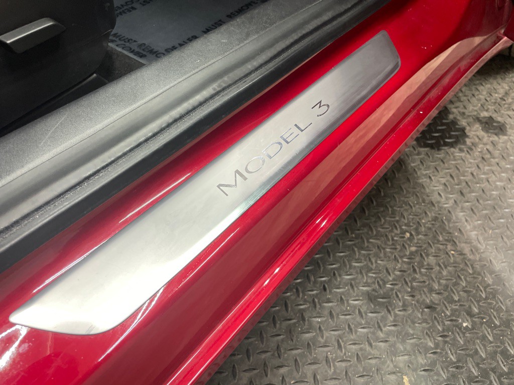 2020 Tesla Model 3 Image 37