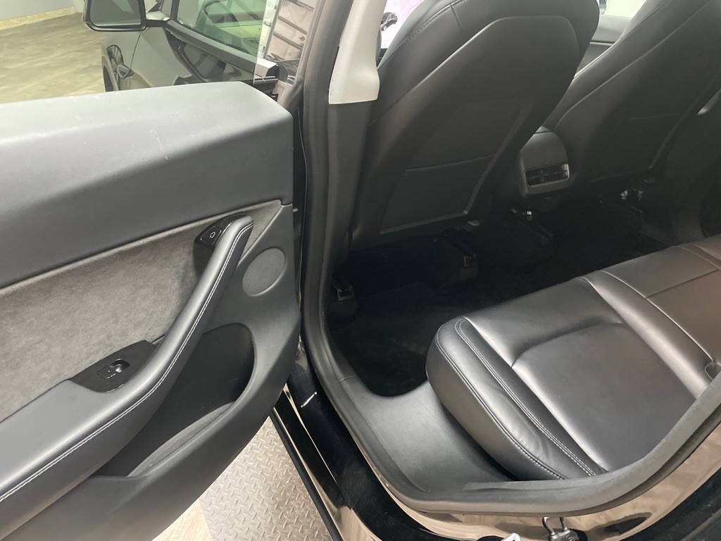 2020 Tesla Model Y Image 26