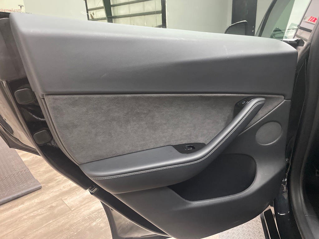 2020 Tesla Model Y Image 27