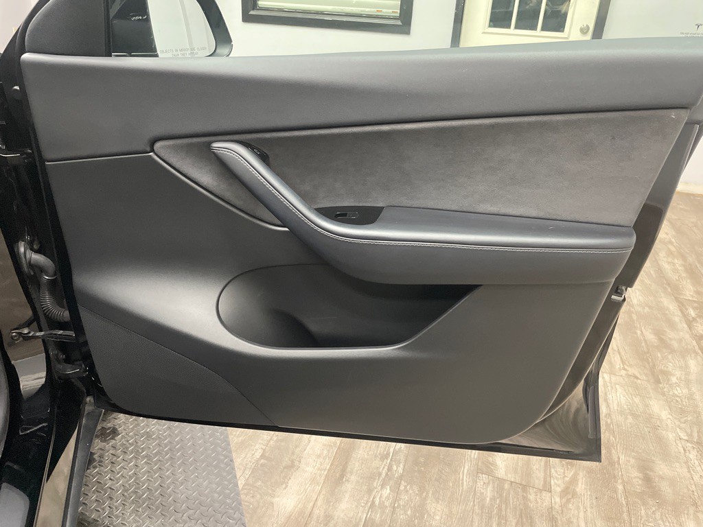 2020 Tesla Model Y Image 36
