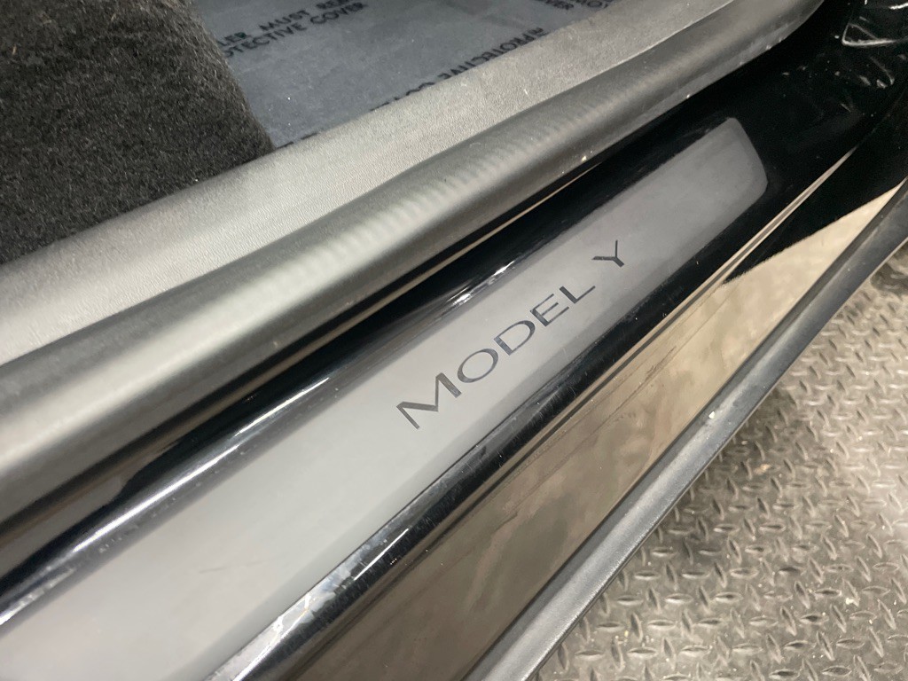 2020 Tesla Model Y Image 37
