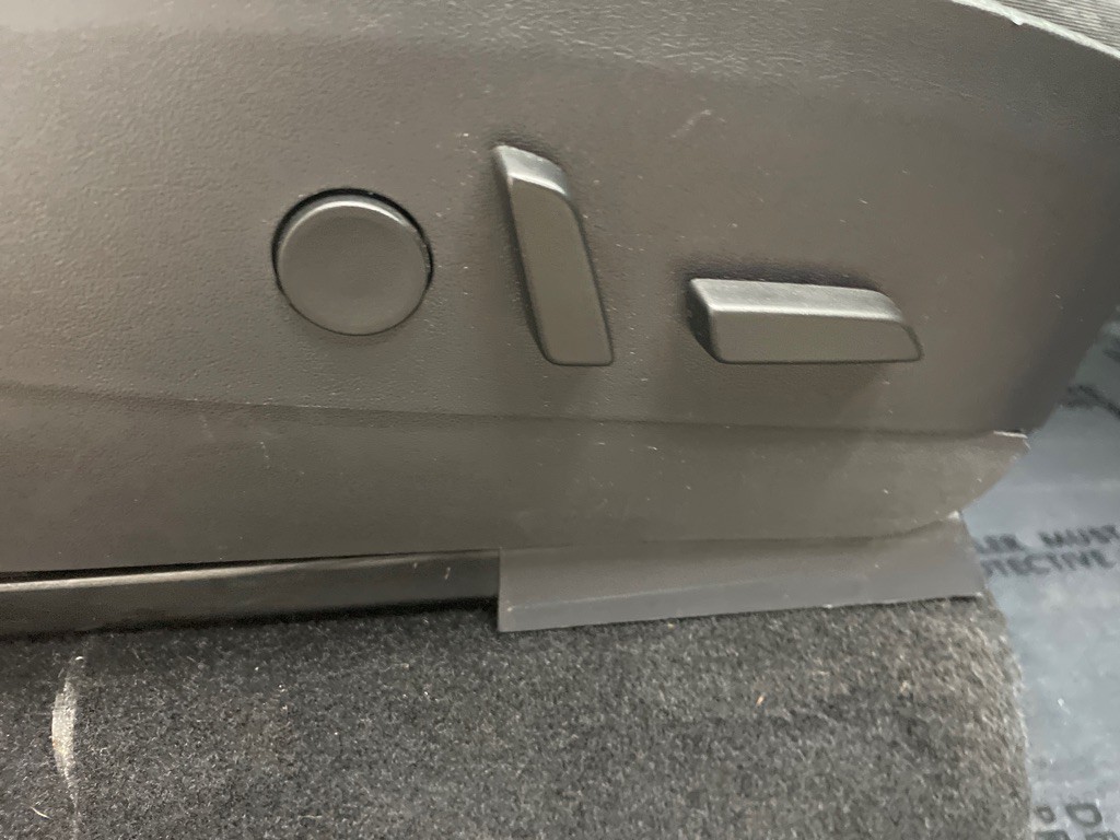 2020 Tesla Model Y Image 38