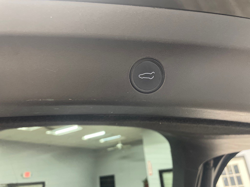 2020 Tesla Model Y Image 43