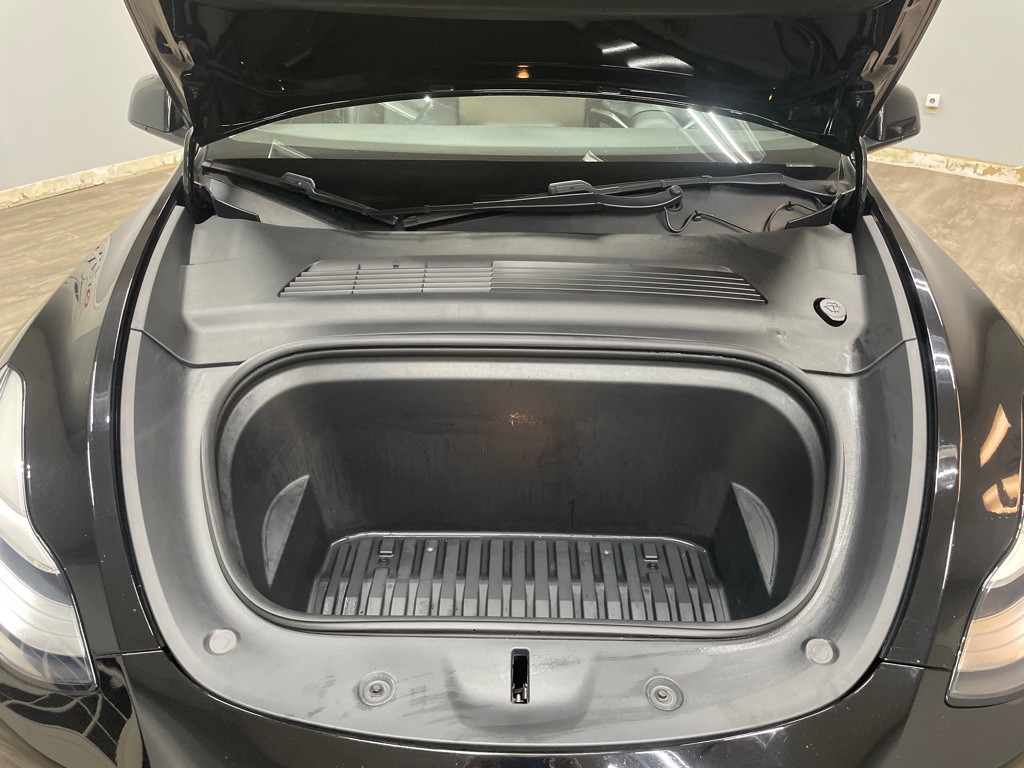 2020 Tesla Model Y Image 44