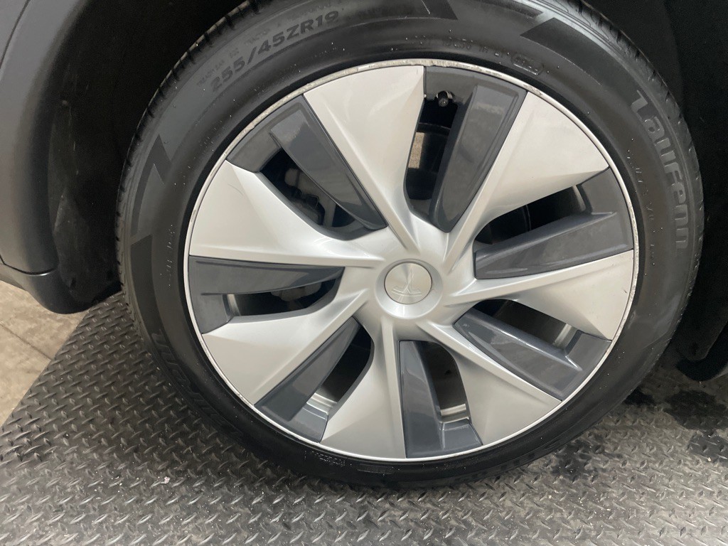 2020 Tesla Model Y Image 47