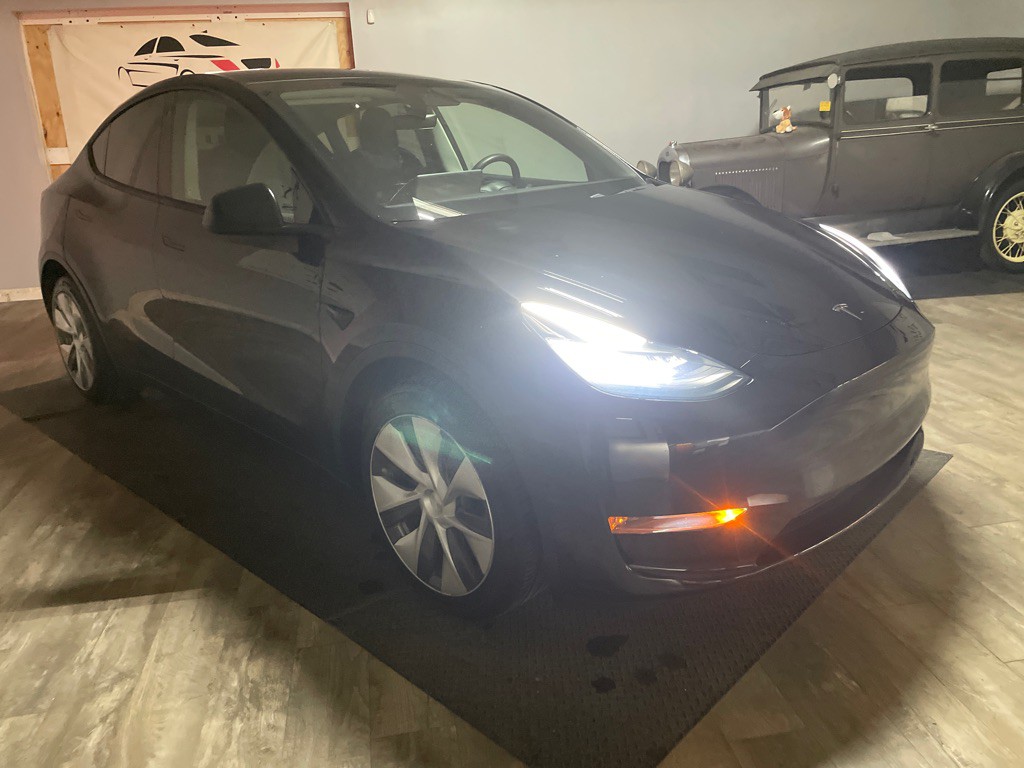 2020 Tesla Model Y Image 49