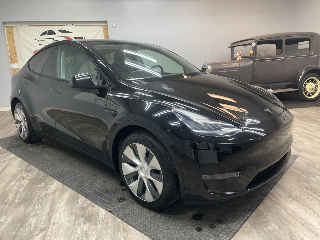 2020 Tesla Model Y Image 12