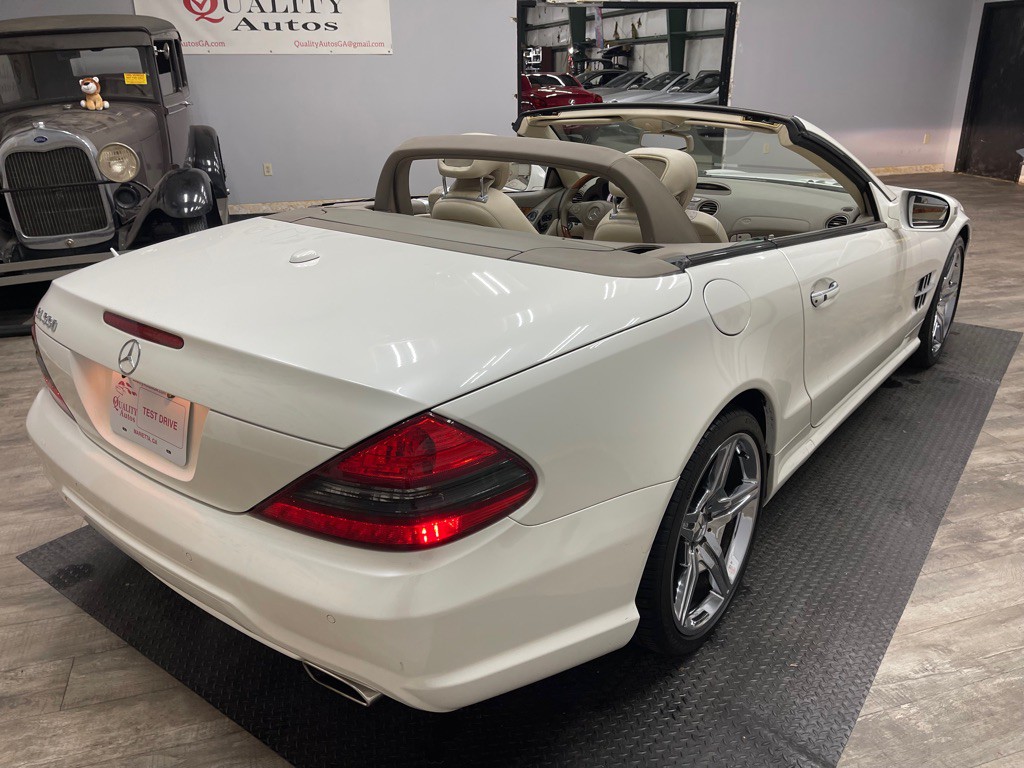 2011 Mercedes-Benz SL-Class Image 9