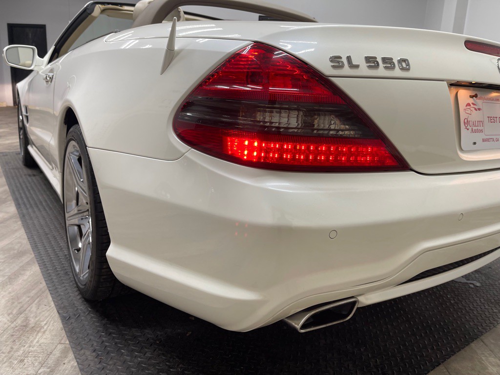 2011 Mercedes-Benz SL-Class Image 13