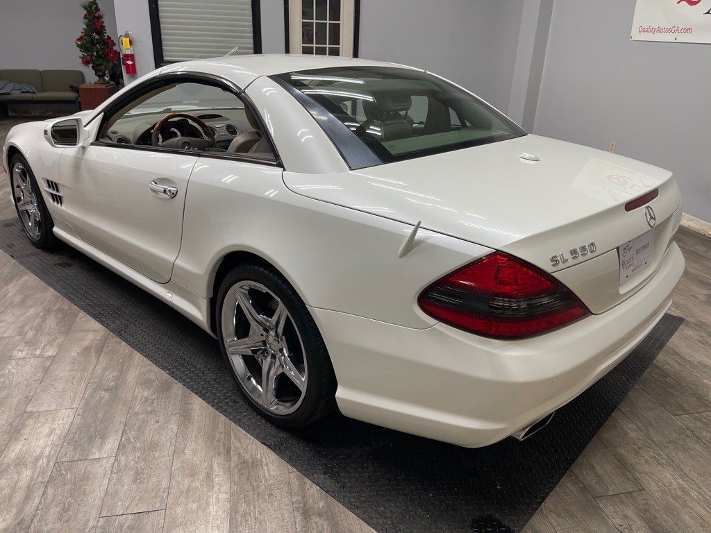 2011 Mercedes-Benz SL-Class Image 17