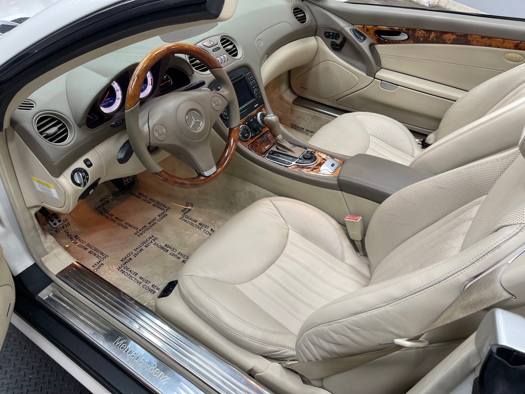 2011 Mercedes-Benz SL-Class Image 20