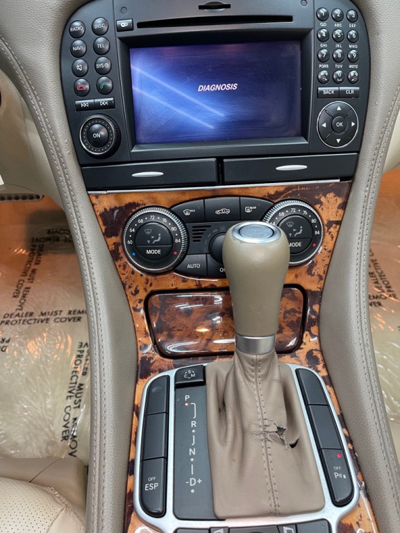 2011 Mercedes-Benz SL-Class Image 23