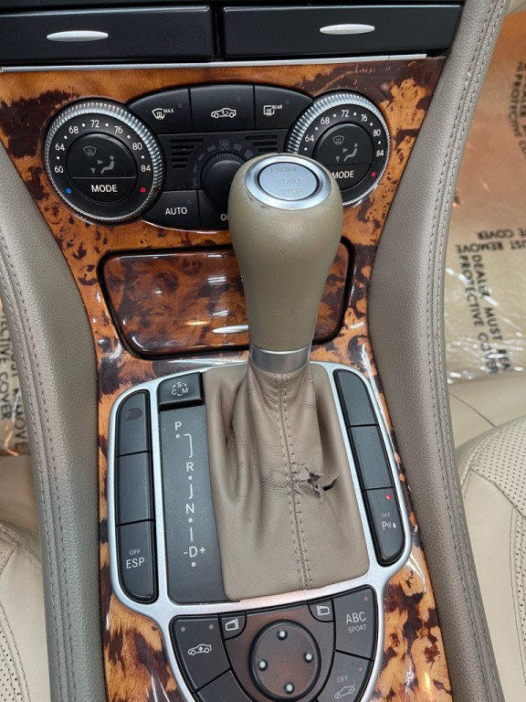 2011 Mercedes-Benz SL-Class Image 25