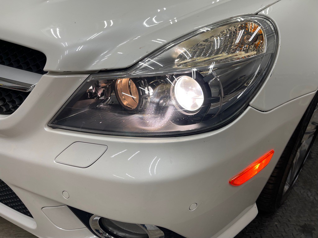 2011 Mercedes-Benz SL-Class Image 36