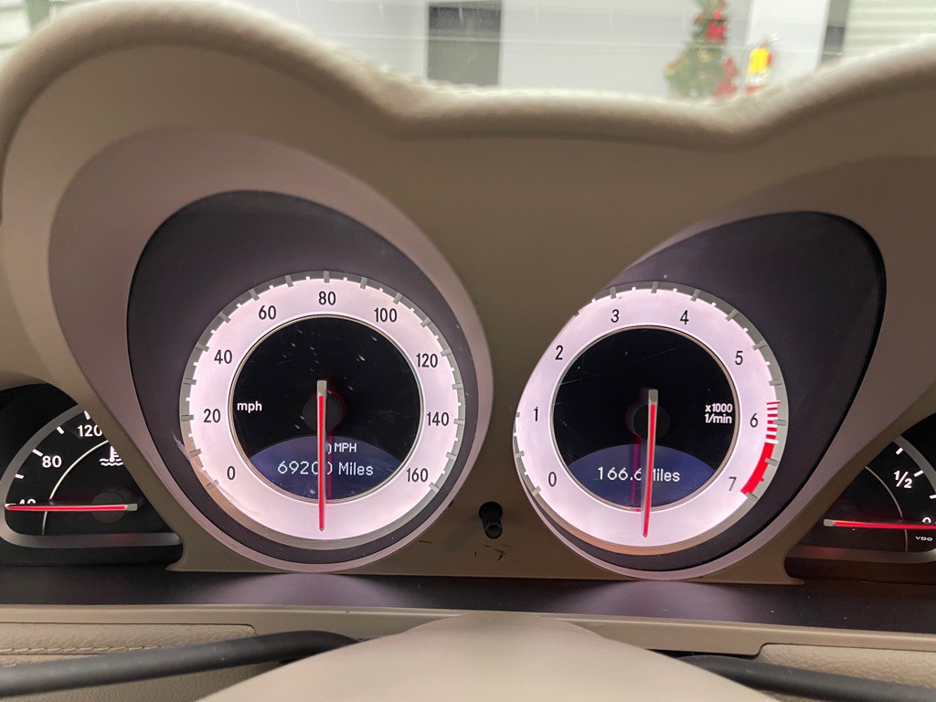 2011 Mercedes-Benz SL-Class Image 37