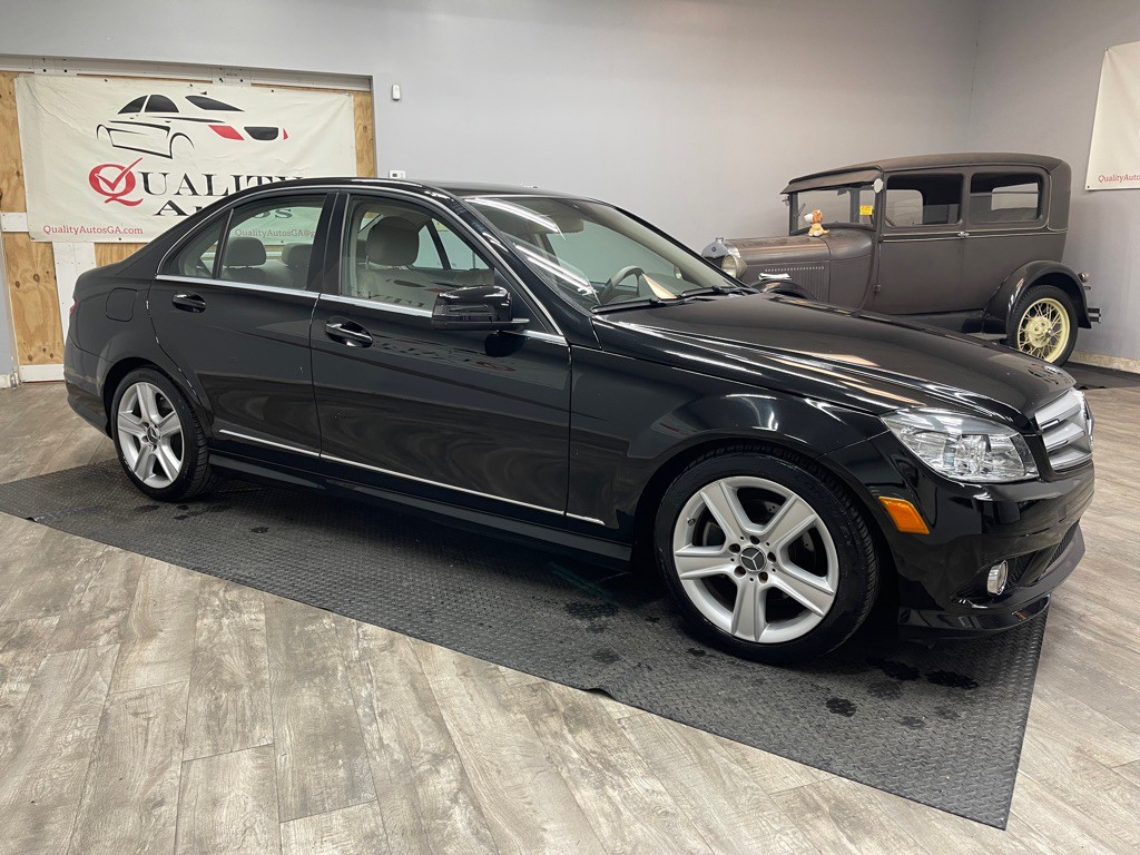 2010 Mercedes-Benz C-Class Image 4