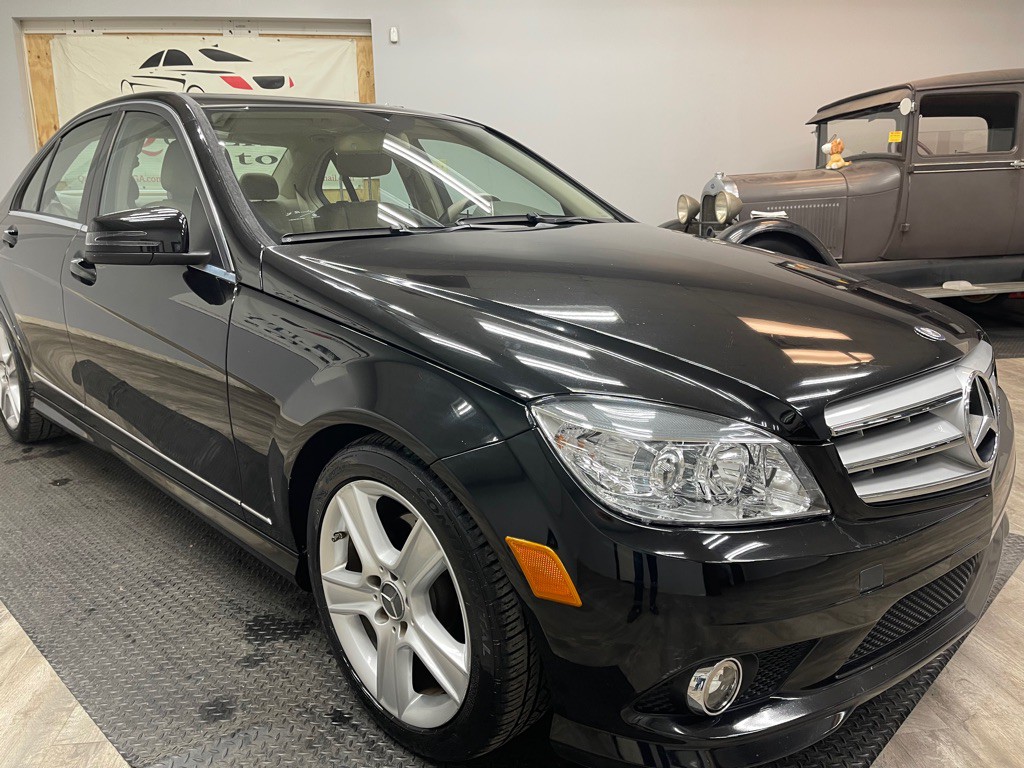 2010 Mercedes-Benz C-Class Image 5