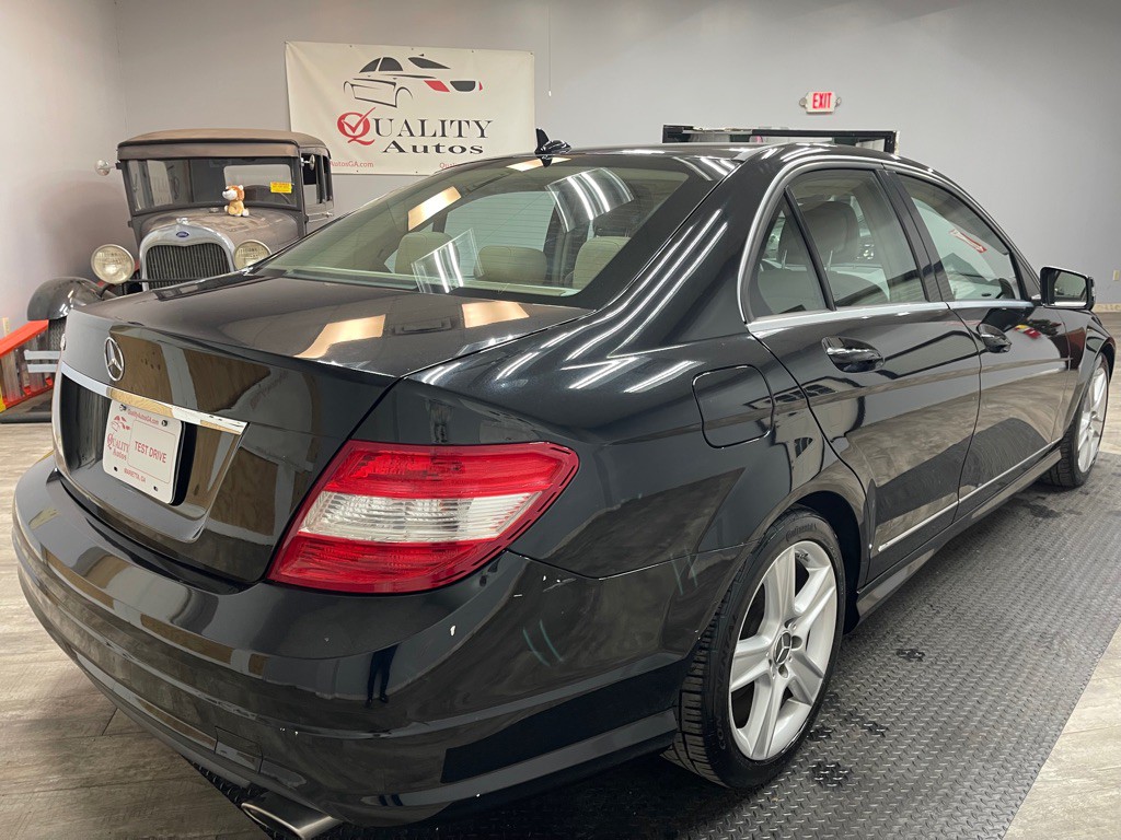 2010 Mercedes-Benz C-Class Image 6