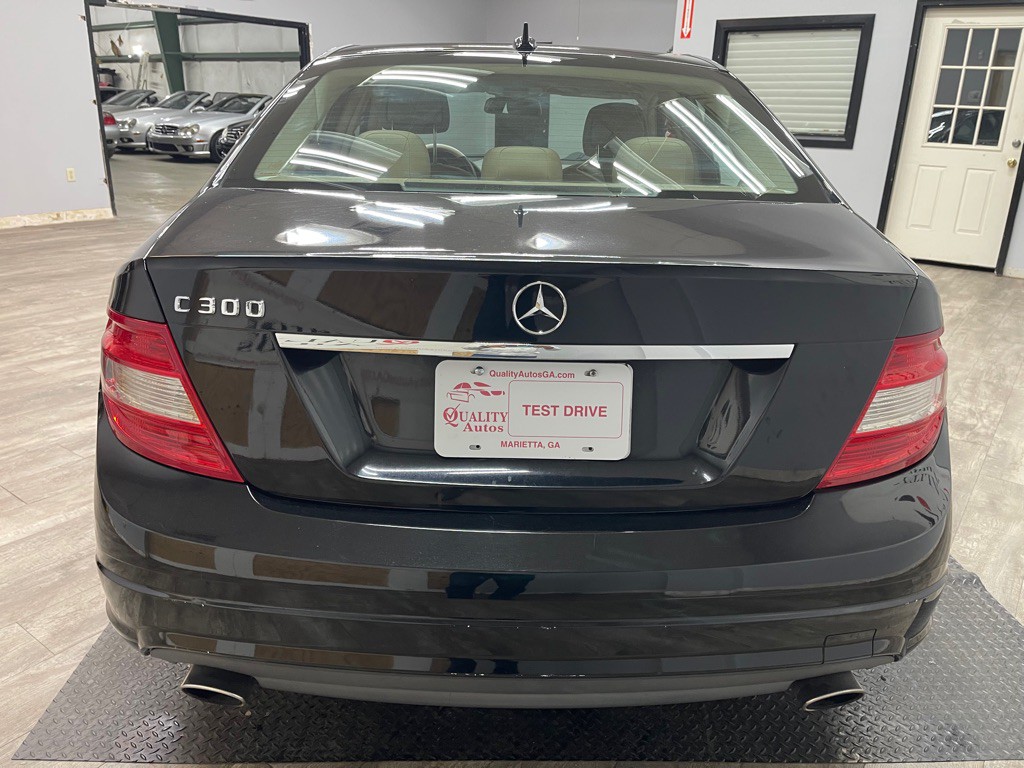 2010 Mercedes-Benz C-Class Image 9