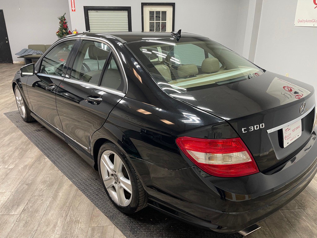 2010 Mercedes-Benz C-Class Image 12