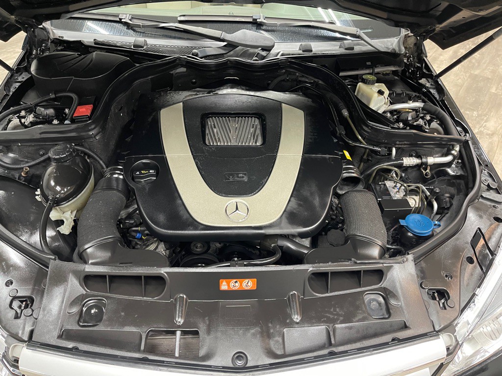 2010 Mercedes-Benz C-Class Image 26