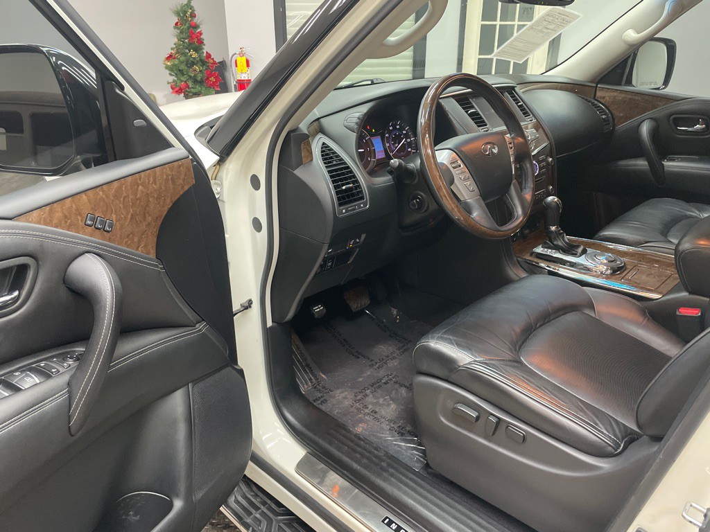 2016 INFINITI QX80 Image 14