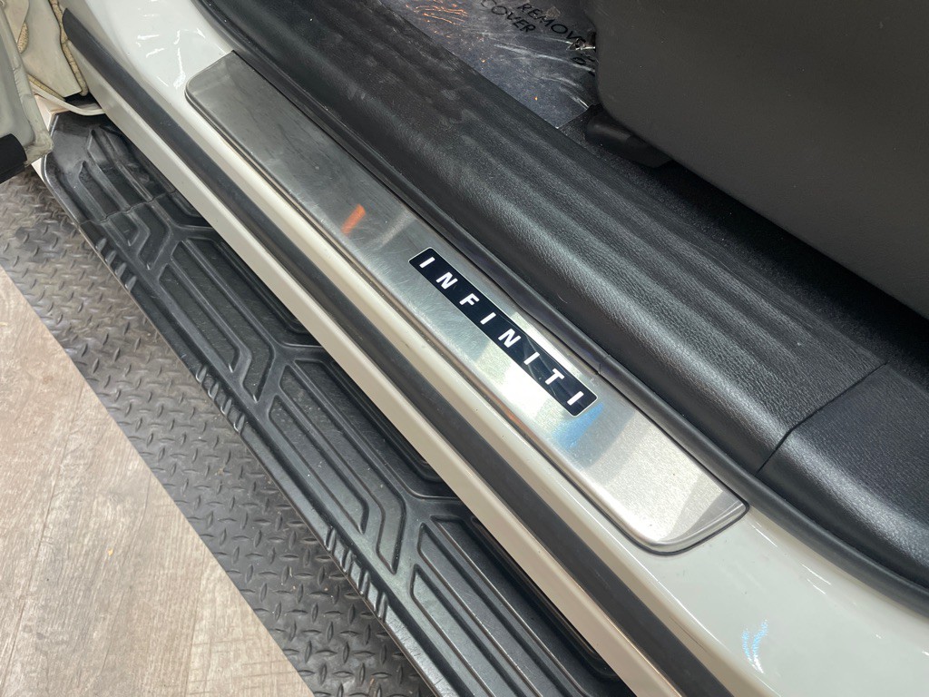 2016 INFINITI QX80 Image 16