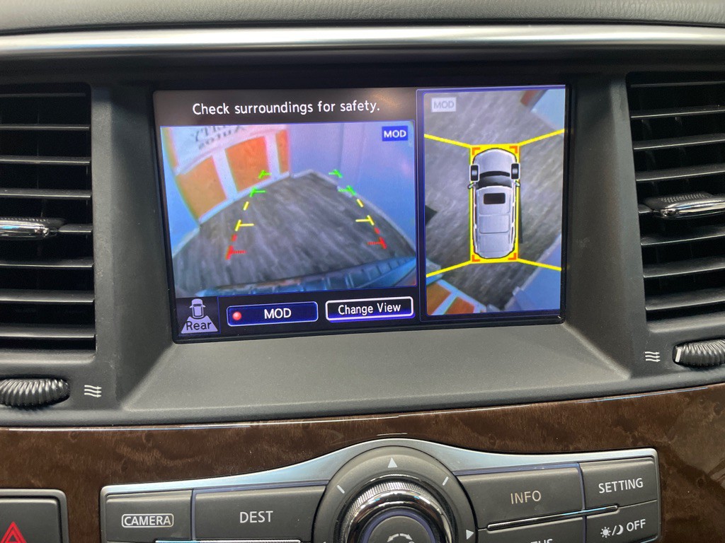 2016 INFINITI QX80 Image 25