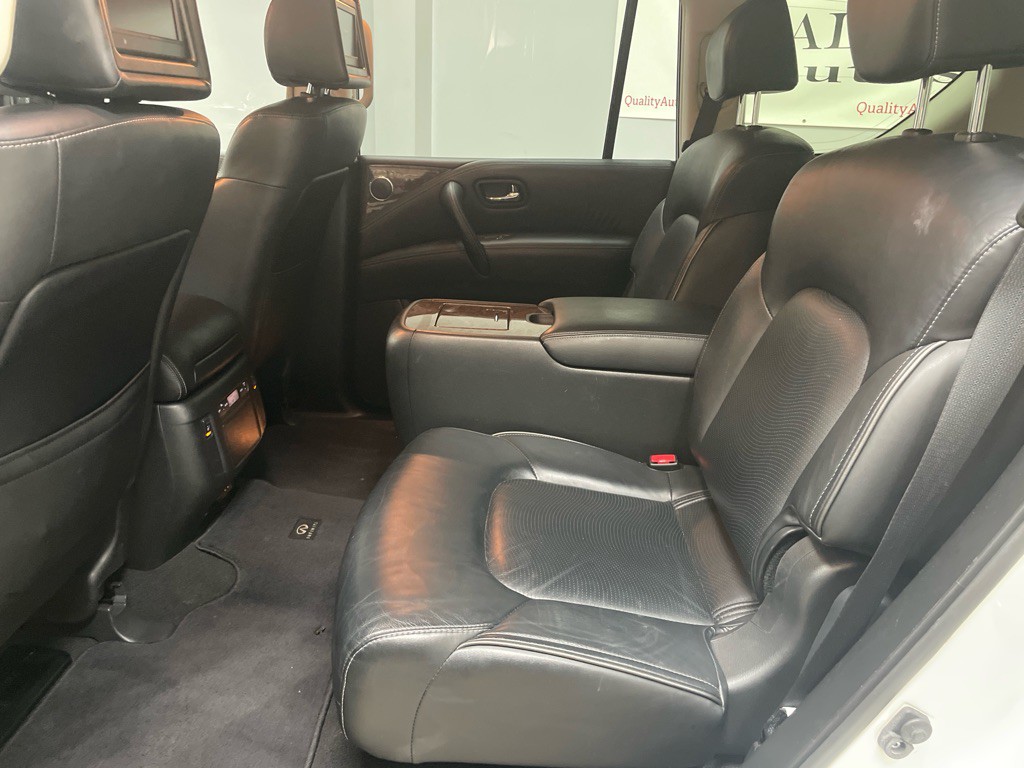 2016 INFINITI QX80 Image 34