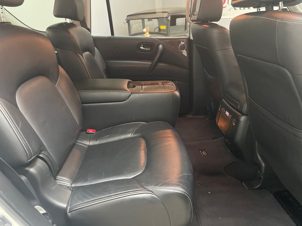 2016 INFINITI QX80 Image 41