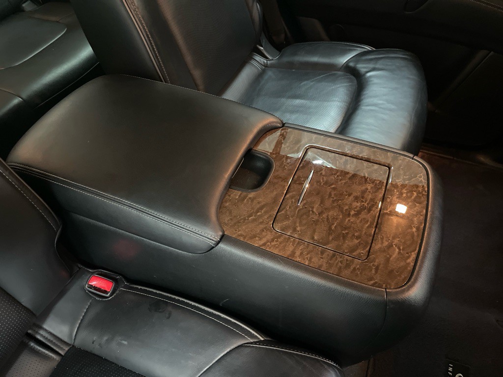 2016 INFINITI QX80 Image 43