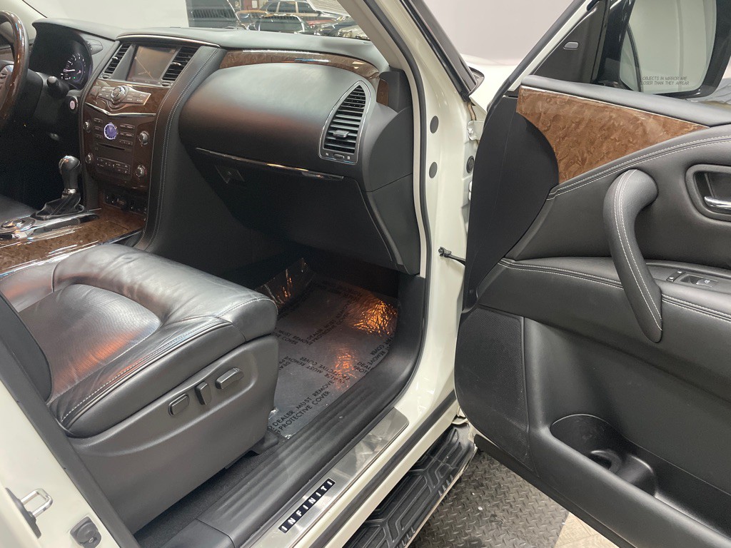 2016 INFINITI QX80 Image 47