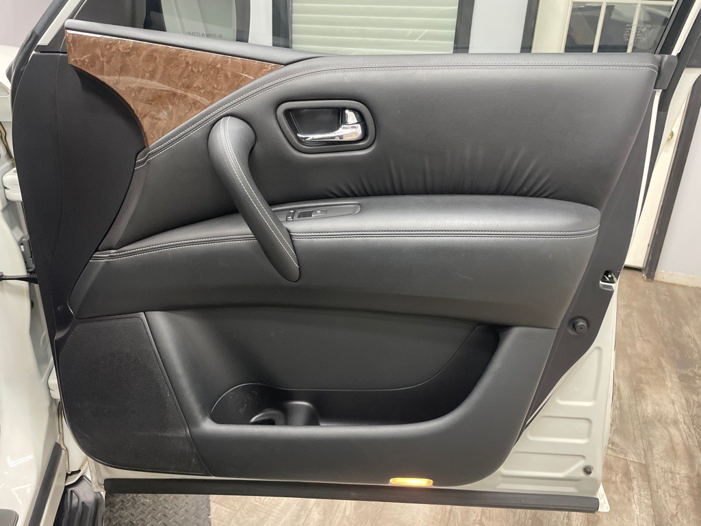 2016 INFINITI QX80 Image 48