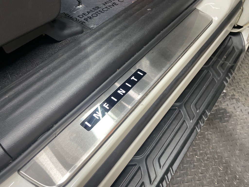 2016 INFINITI QX80 Image 49
