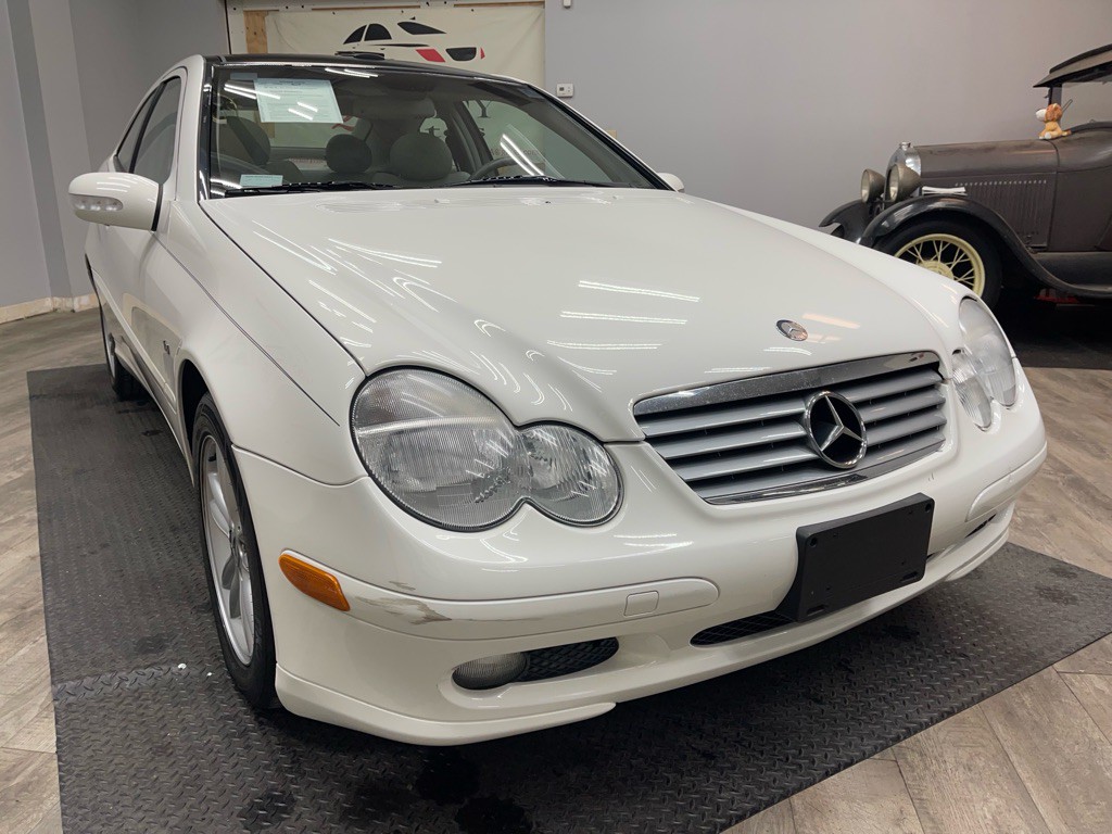 2003 Mercedes-Benz C-Class Image 4