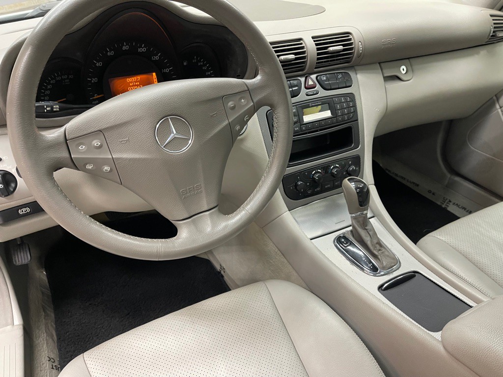 2003 Mercedes-Benz C-Class Image 24