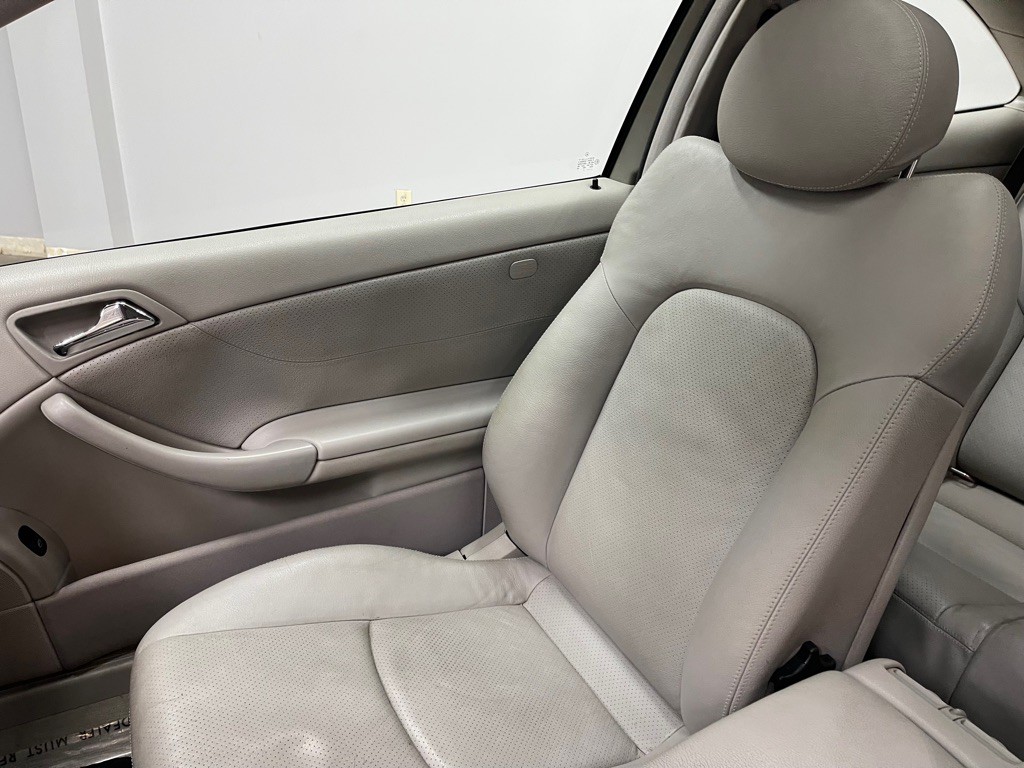 2003 Mercedes-Benz C-Class Image 36