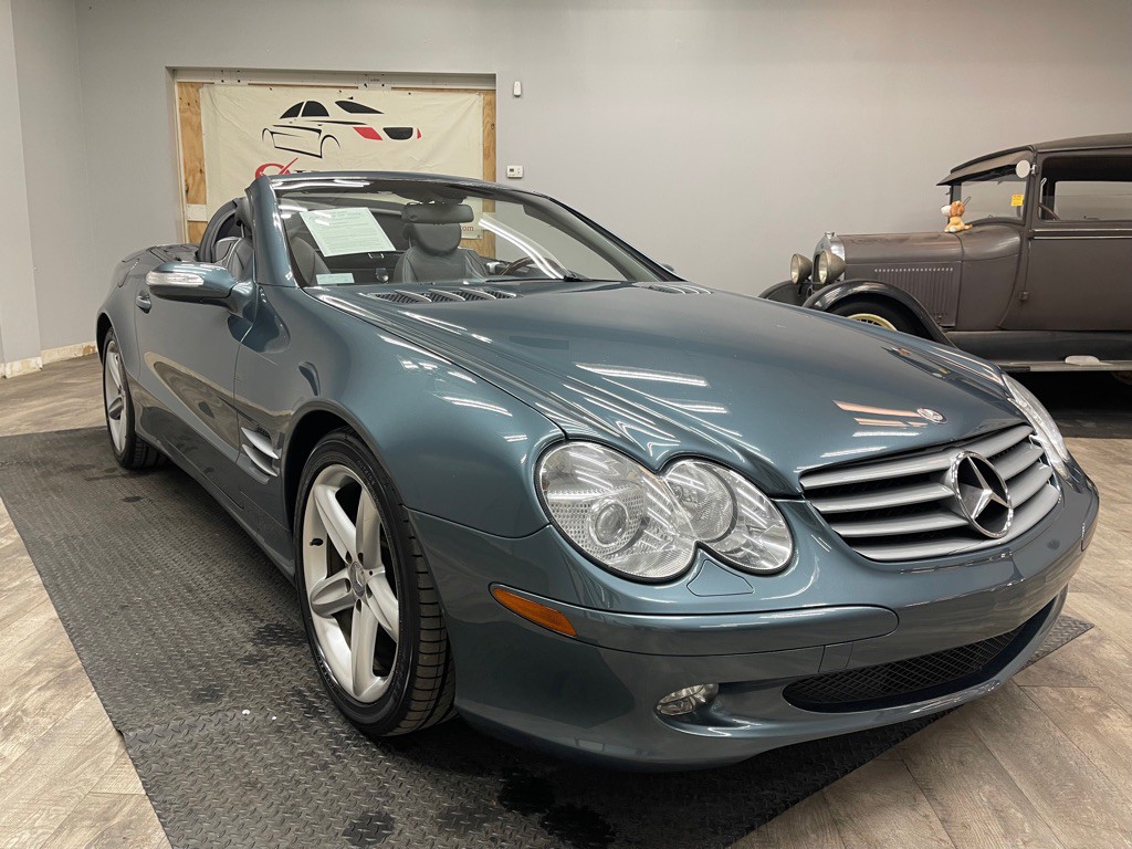 2004 Mercedes-Benz SL-Class Image 4
