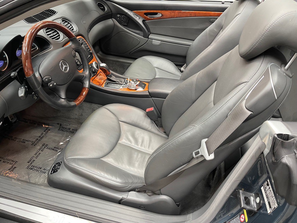 2004 Mercedes-Benz SL-Class Image 19