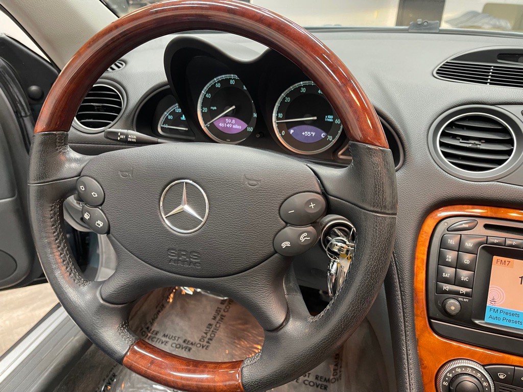 2004 Mercedes-Benz SL-Class Image 31
