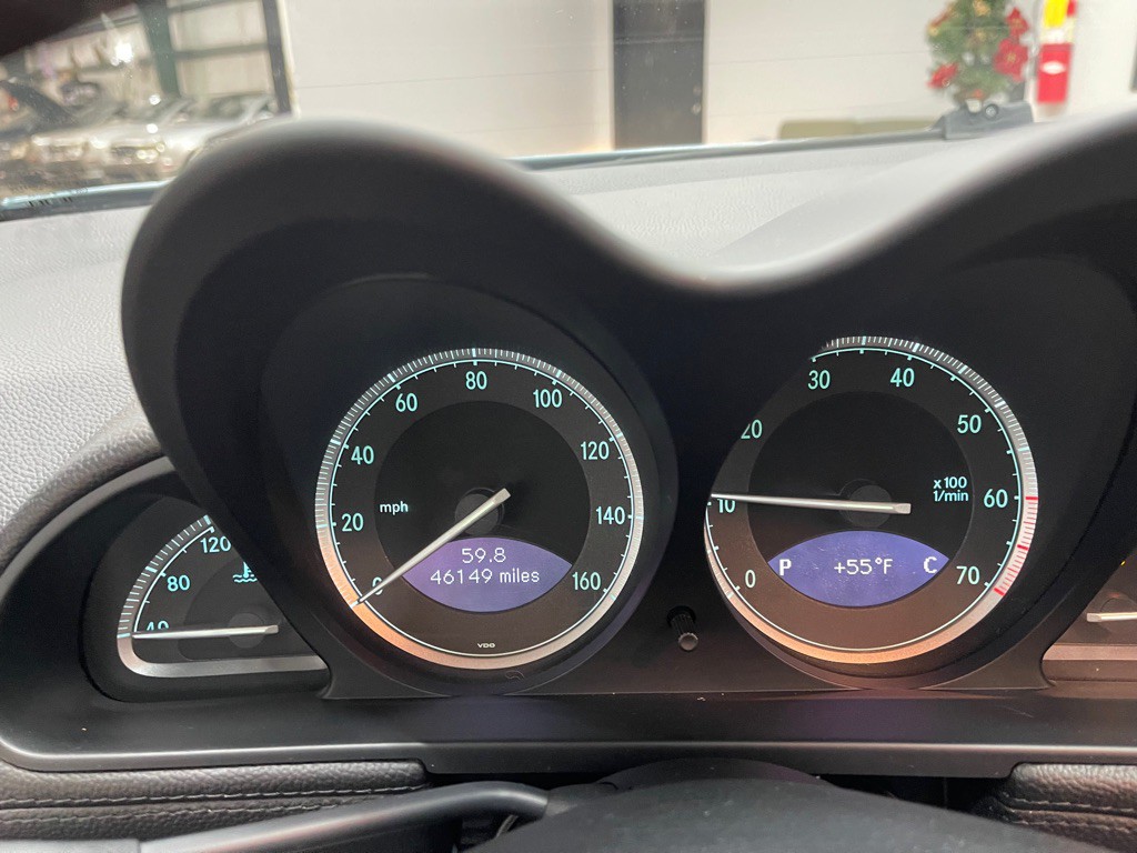 2004 Mercedes-Benz SL-Class Image 33