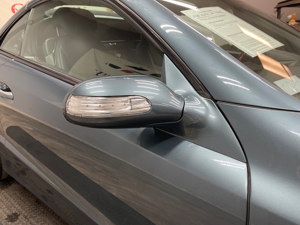 2004 Mercedes-Benz SL-Class Image 35