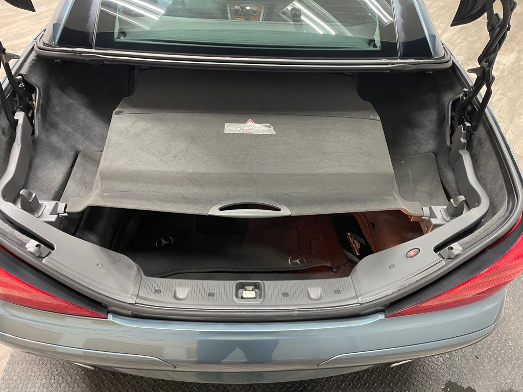2004 Mercedes-Benz SL-Class Image 36