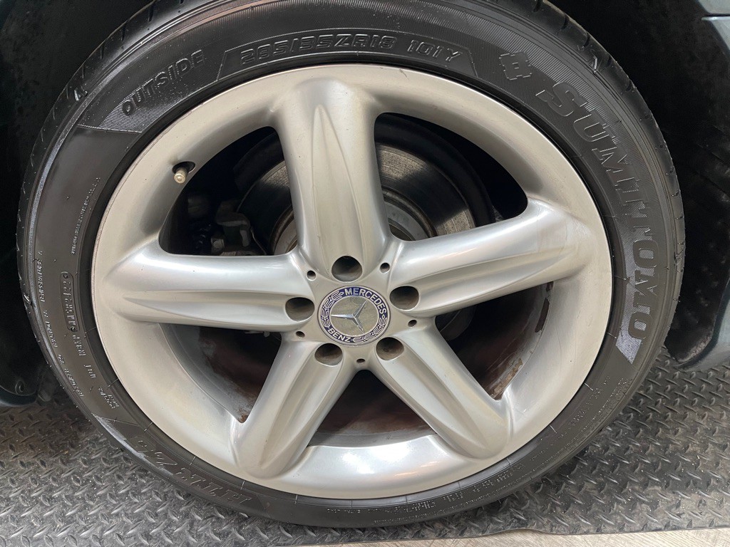 2004 Mercedes-Benz SL-Class Image 41