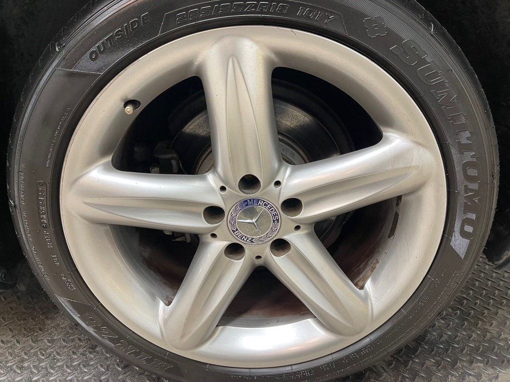 2004 Mercedes-Benz SL-Class Image 43