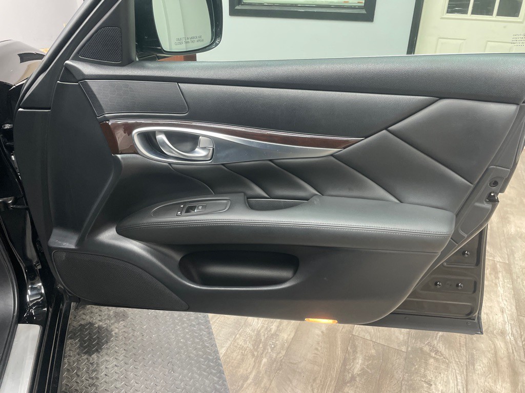 2013 INFINITI M37 Image 38