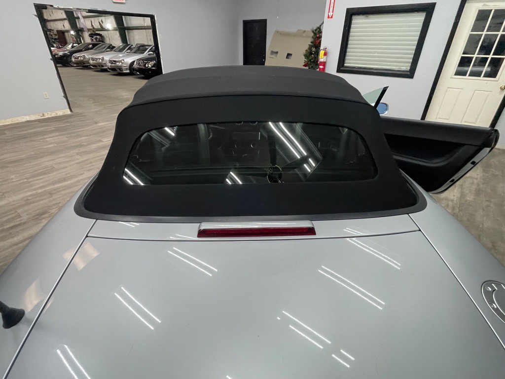 2003 Audi TT Image 16