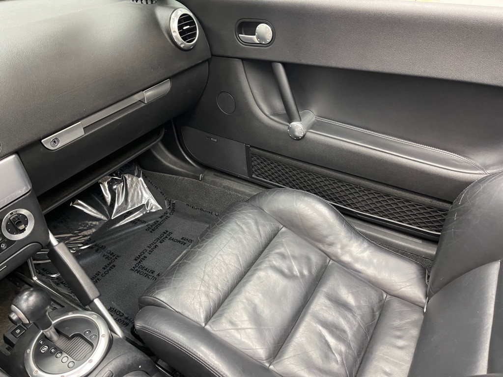 2003 Audi TT Image 24