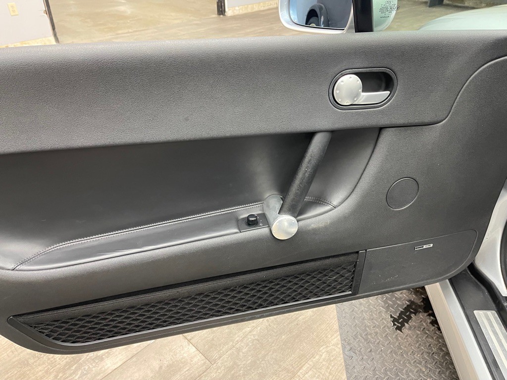 2003 Audi TT Image 26